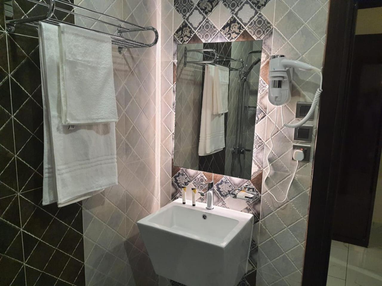 Violet Rose Aprit Hotel Cidde Dış mekan fotoğraf